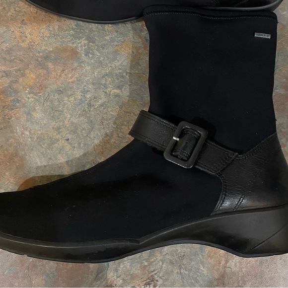 ECCO Gore-Tex Ankle Boot - Picture 4 of 10